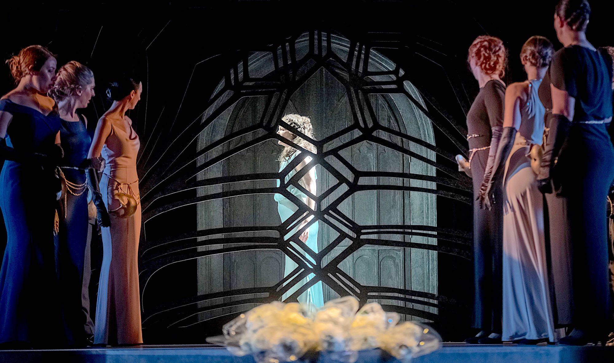 Anna Bolena, Longborough Festival Opera review Henry VIII's court